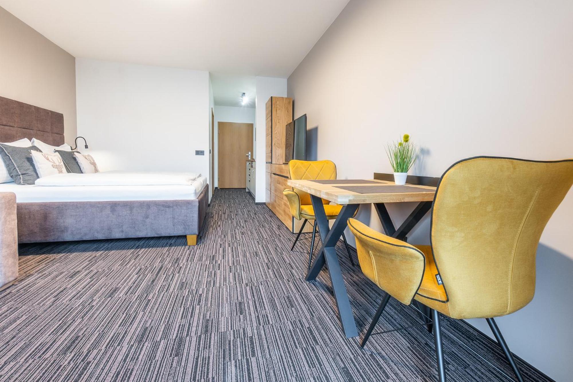 Praga Apartments & Restaurant Zell Am See-Kaprun Piesendorf Ngoại thất bức ảnh