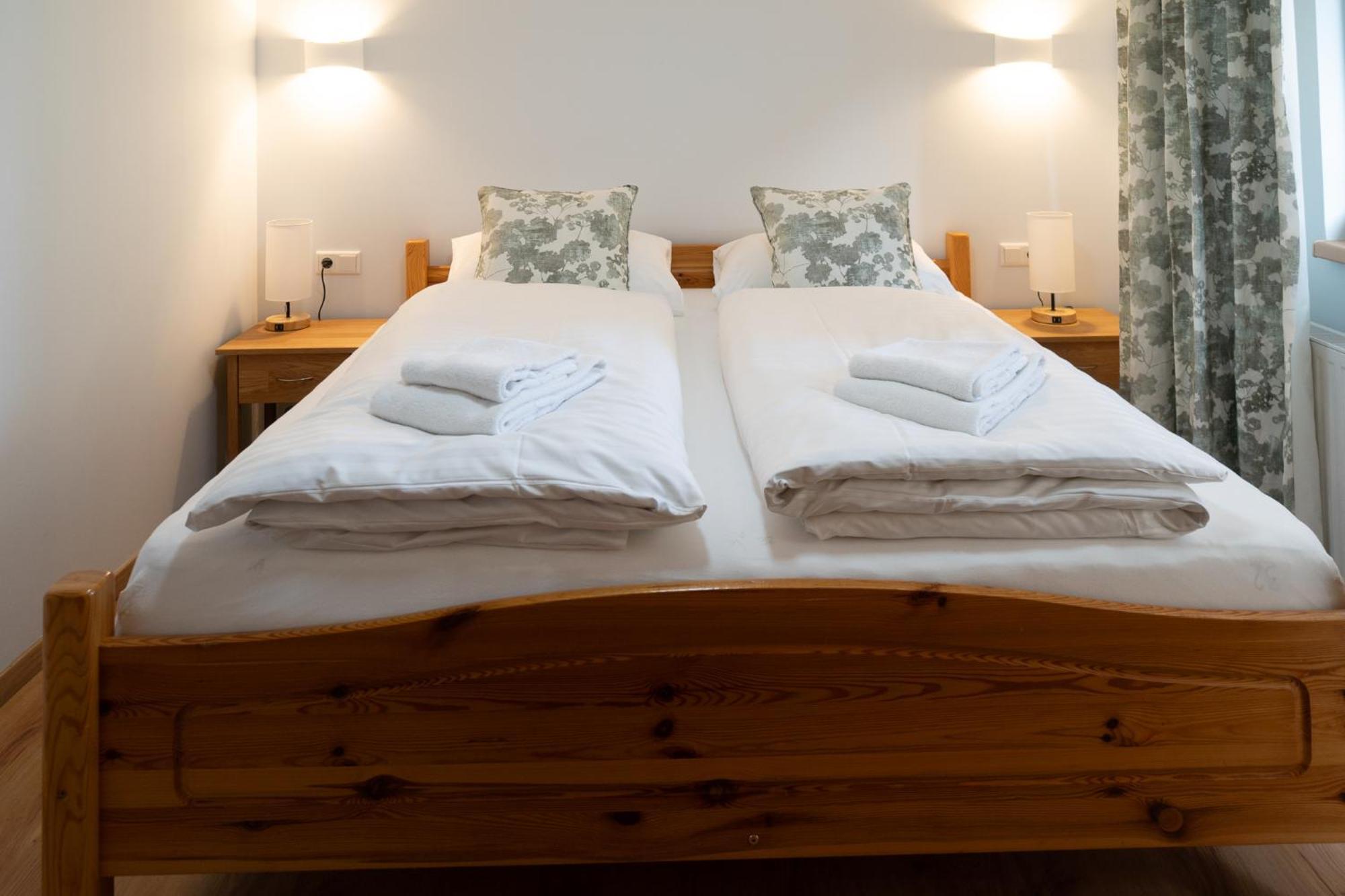 Praga Apartments & Restaurant Zell Am See-Kaprun Piesendorf Ngoại thất bức ảnh